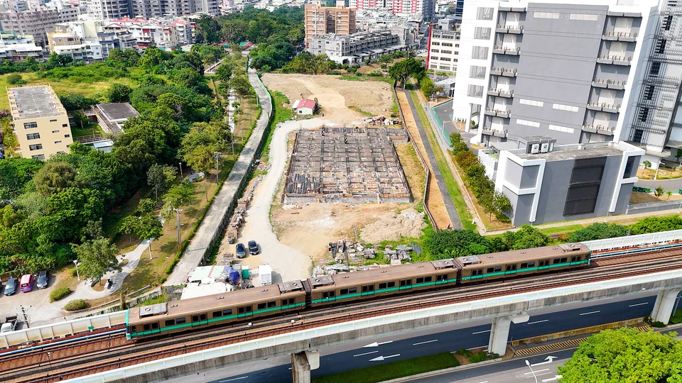 全球工業城楠梓工業地照片